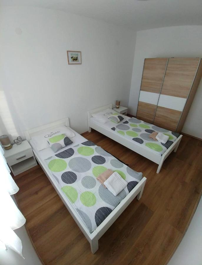 Apartmani Valuna Privlaka  Exterior photo